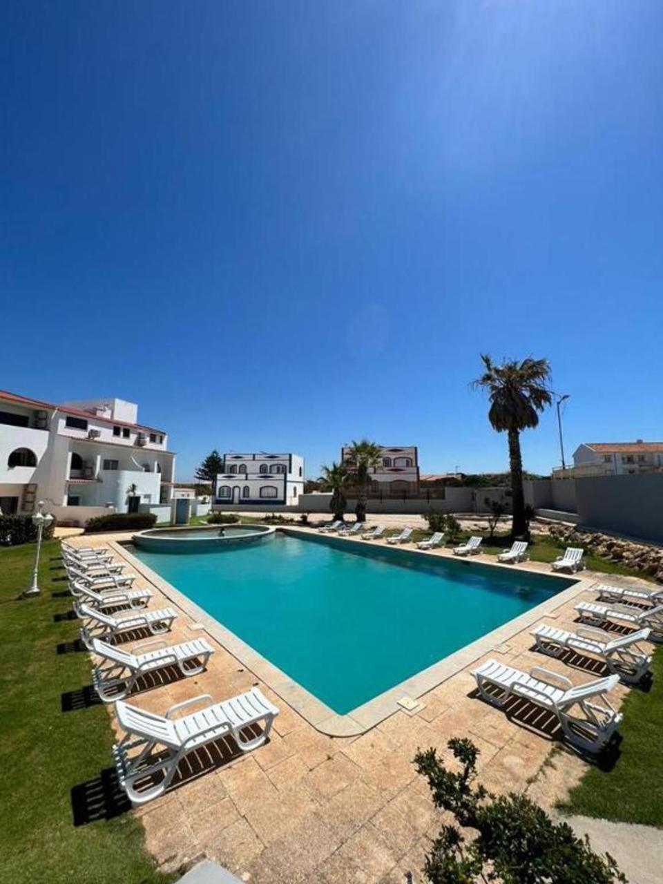 Enjoy Pool, Beach And More At This Nice Apartment Only 3 Minutes From Mareta'S Beach Sagres Exteriör bild